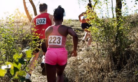 Une course à pied en plein nature